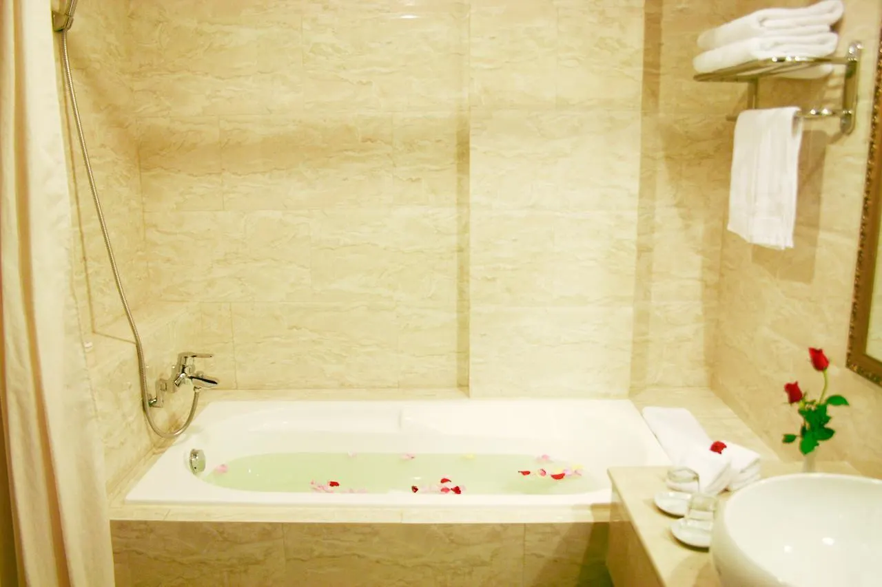 Angella Hotel Nha Trang 4*,